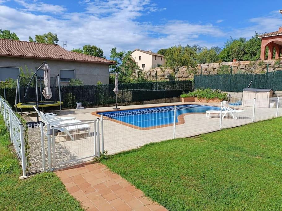 Casa Con Jardin Y Piscina Privada. Villa Santa Eulalia de Ronsana Luaran gambar